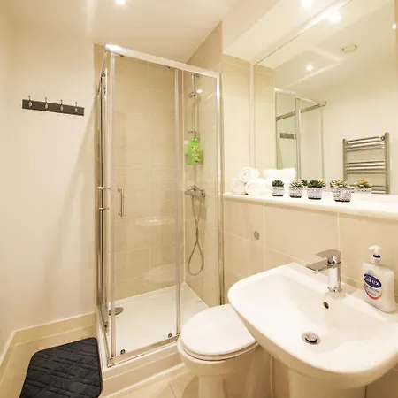 Modern 1-Bed Apartment Near City Centre, Arndale, Spinningfields, Mediacityuk, Old Trafford & Etihad, Sleeps 4, Netflix, Gym, Balcony, Nespresso Machine, Perfect For Long & Short Stays, Leisure, Contractors & Professionals! Manchester Exterior photo