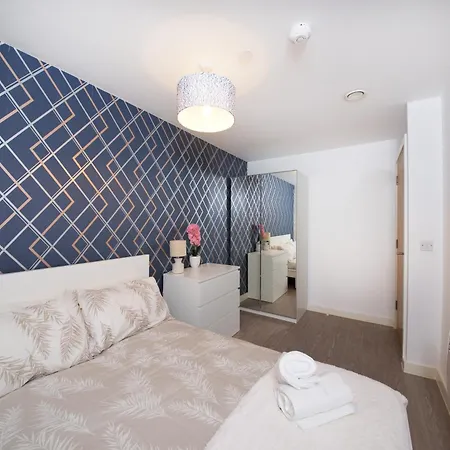Modern 1-Bed Apartment Near City Centre, Arndale, Spinningfields, Mediacityuk, Old Trafford & Etihad, Sleeps 4, Netflix, Gym, Balcony, Nespresso Machine, Perfect For Long & Short Stays, Leisure, Contractors & Professionals! Manchester Exterior photo