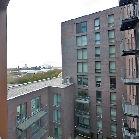 Modern 1-Bed Apartment Near City Centre, Arndale, Spinningfields, Mediacityuk, Old Trafford & Etihad, Sleeps 4, Netflix, Gym, Balcony, Nespresso Machine, Perfect For Long & Short Stays, Leisure, Contractors & Professionals! Manchester Exterior photo