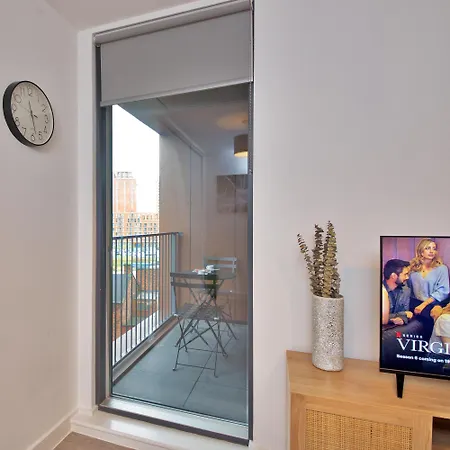 Modern 1-Bed Apartment Near City Centre, Arndale, Spinningfields, Mediacityuk, Old Trafford & Etihad, Sleeps 4, Netflix, Gym, Balcony, Nespresso Machine, Perfect For Long & Short Stays, Leisure, Contractors & Professionals! Manchester Exterior photo
