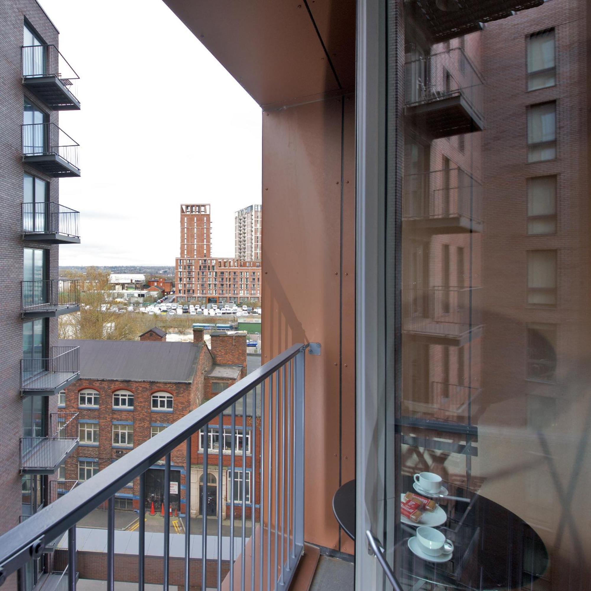 Modern 1-bed Near Centre, Arndale, Spinningfields, Mediacityuk, Old Trafford & Etihad, Sleeps 4, Netflix, Gym, Balcony, Nespresso Machine, Perfect For Long & Short Stays, Leisure, Contractors & Professionals! Appartamento Manchester